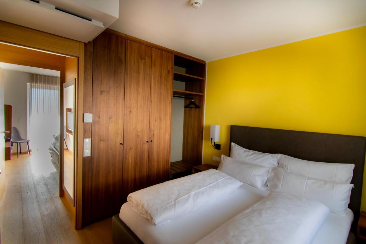 Bruehl Suites&Residence Калдаро Екстериор снимка